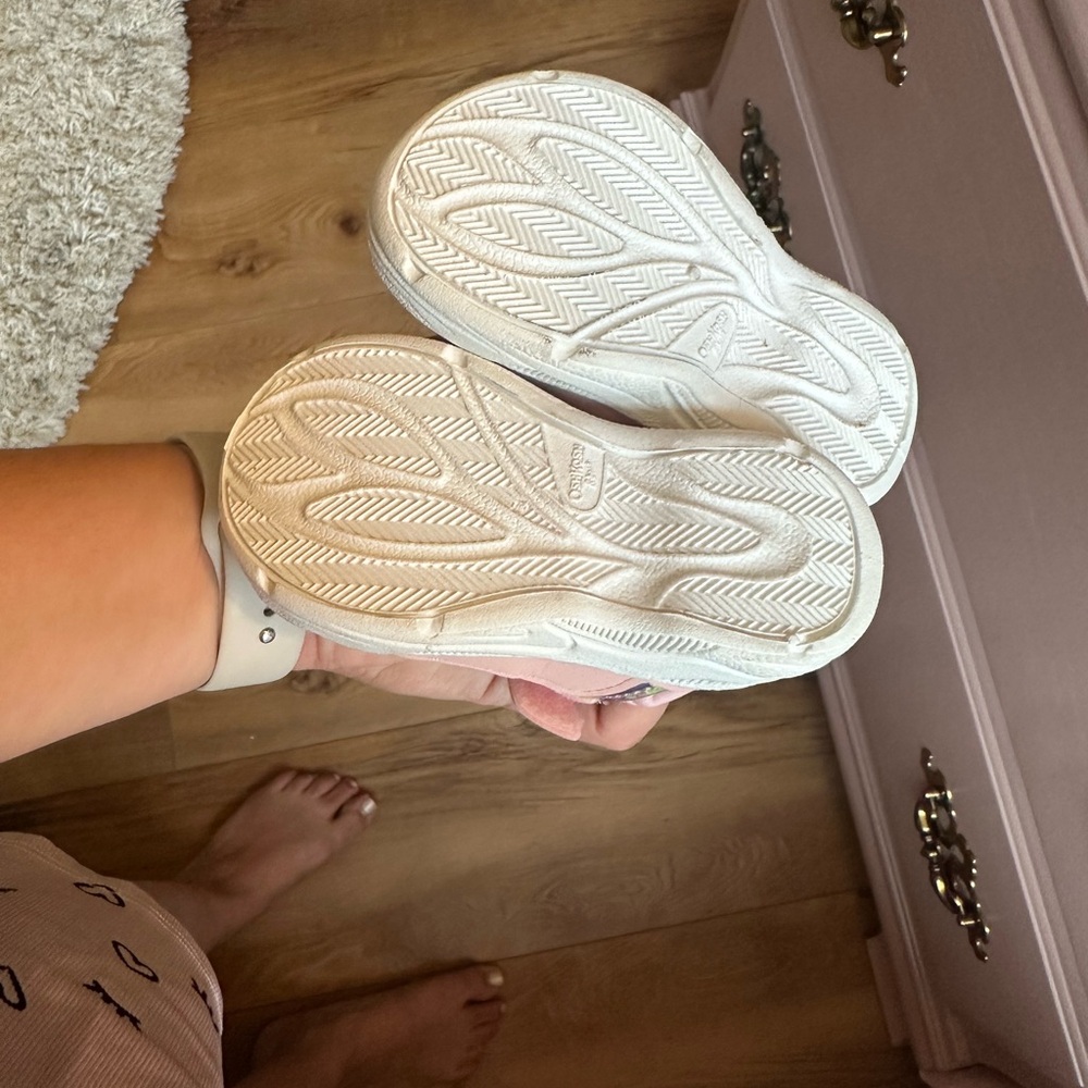 OshKosh B'gosh Light Pink Kids water Sneakers - Picture 7 of 8